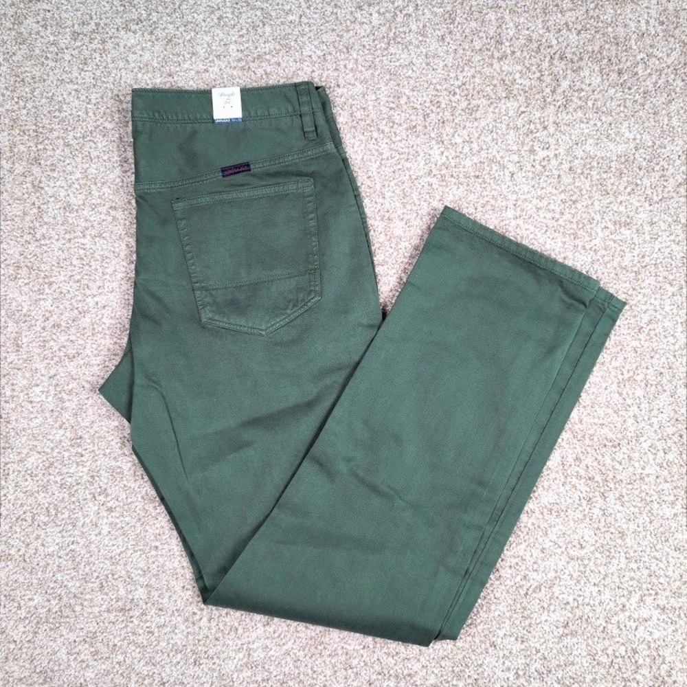 UNTUCKit Men's Green Chinos